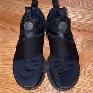 lightly worn youth nike sneakers